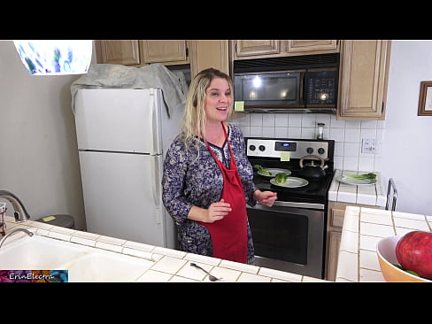 ❤️ Belle-mère qui le traie dans la cuisine avant son rendez-vous. ️ Vidéo anal at fr.sexvideosex.top ❌❤